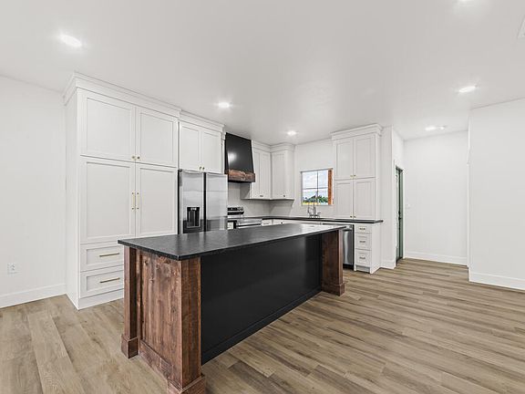 4th image of 507 NE 5th St