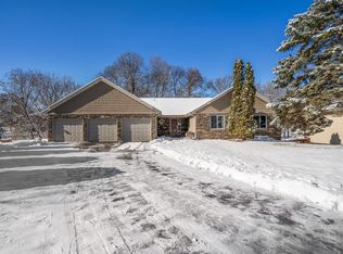 4585 Oakview Ln N, Plymouth, MN 55442