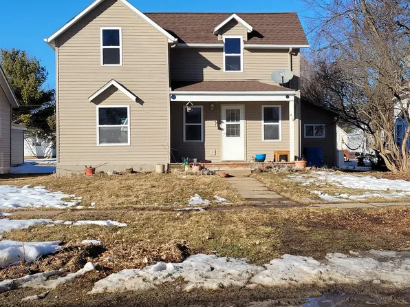 414 4th Ave W, Cresco, IA 52136