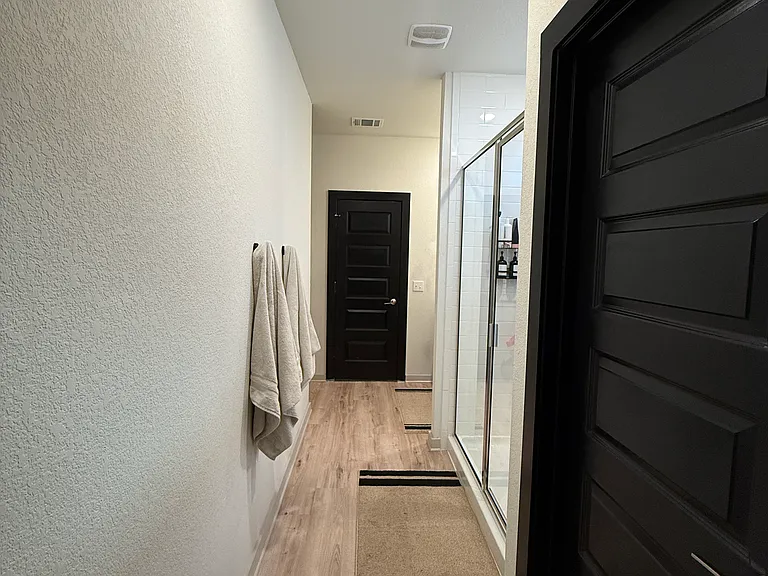 220 Merrick Rd — Photo 27