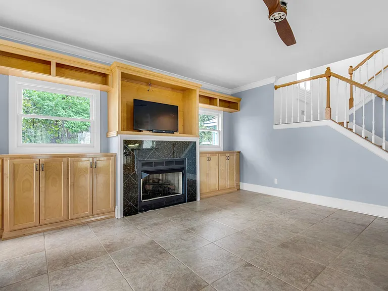 279 Joy Ln — Photo 15