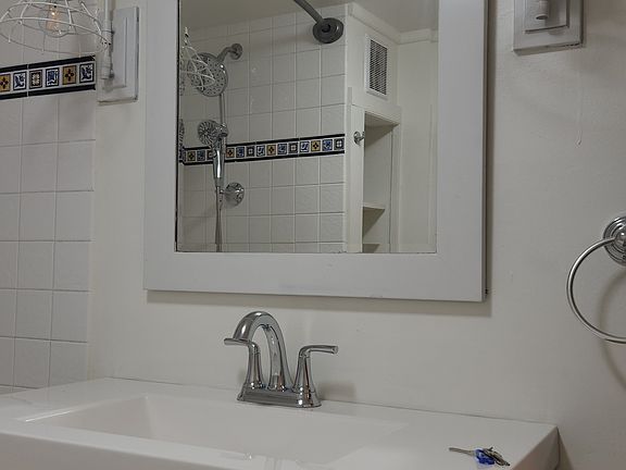 4th image of 404 Sagamore Rd #2-03