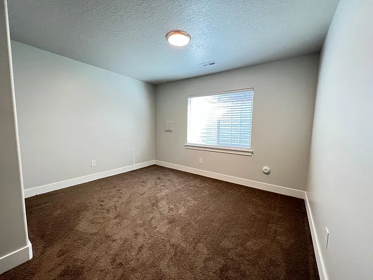 4725 Gunsight Peak Dr — Photo 36