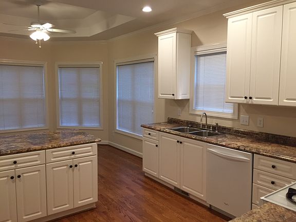 3rd image of 4729 Wedgefield Dr