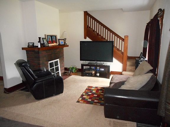 3rd image of 225 NW 6th St