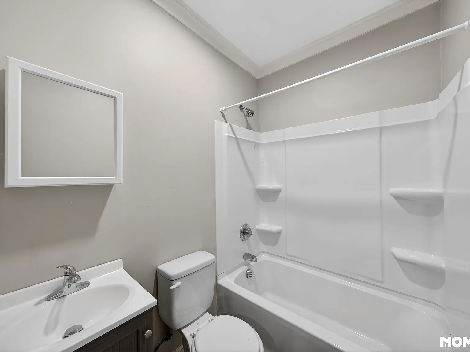 1614 Arlington Ave — Photo 3