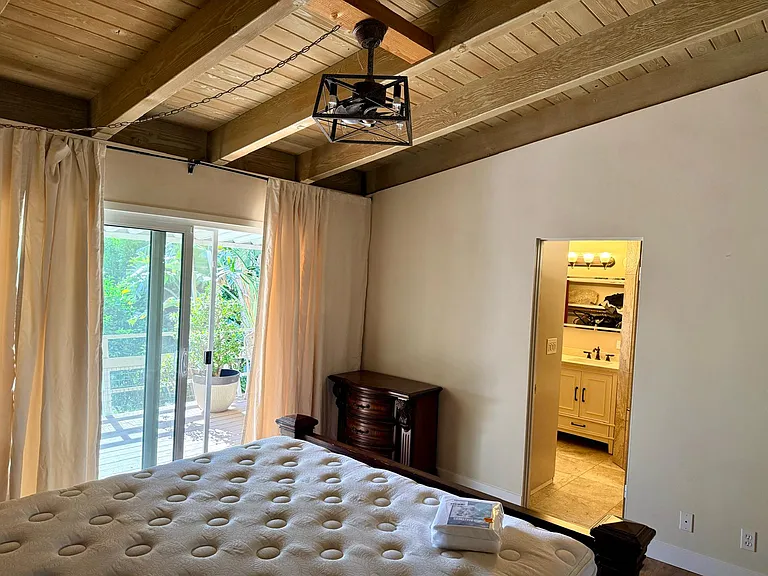21451 Salamanca Ave — Photo 4