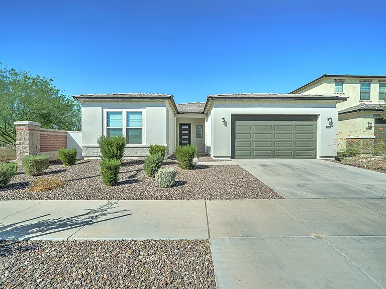 13533 N 146th Ln — Photo 3