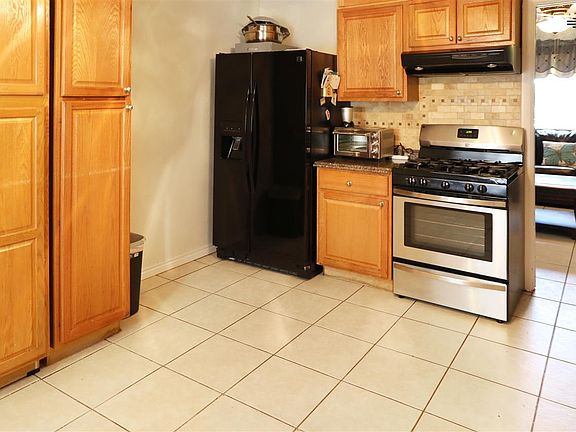 3rd image of 1435 N Gila Dr
