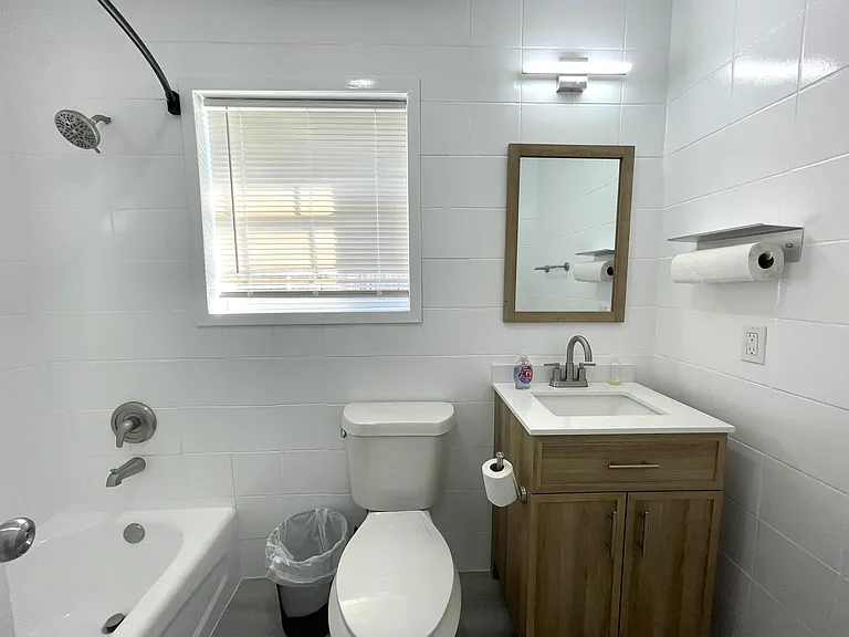 Tophill Dr — Photo 3