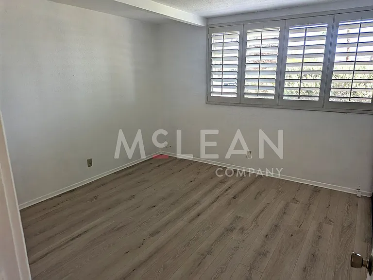 2737 E Plaimor Ave — Photo 20