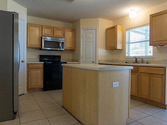 3rd image of 442 Hammerstone Ave
