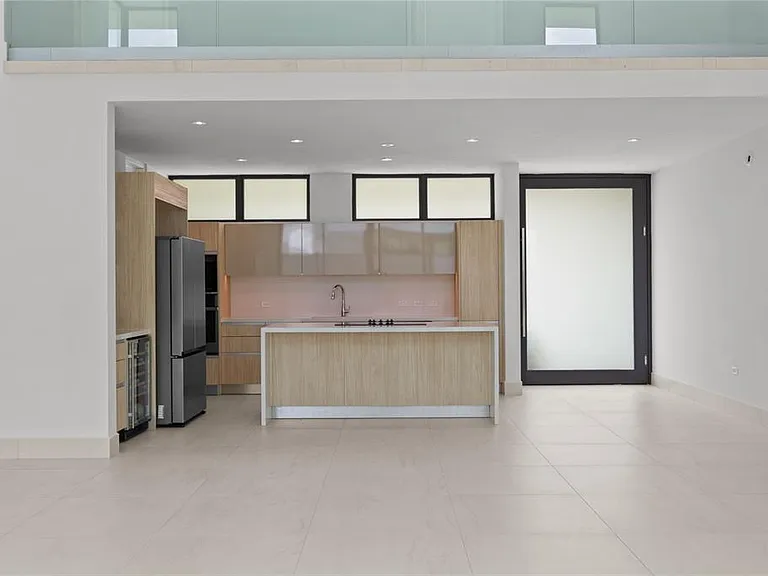 135 Salonga St — Photo 3