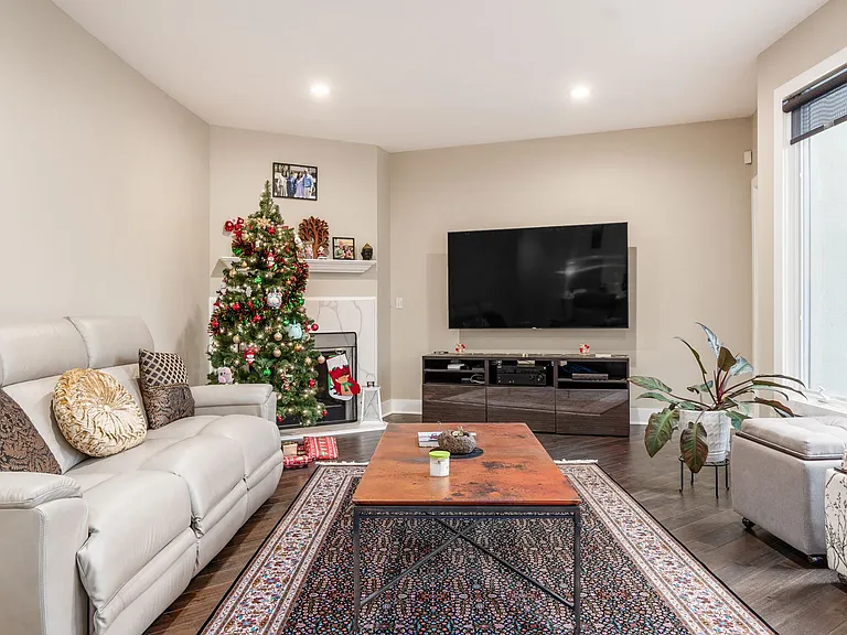 4602 Sandwich Ct — Photo 30