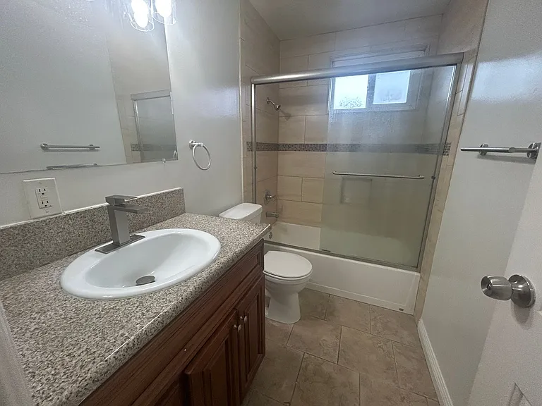 7822 Newman Ave #A — Photo 12