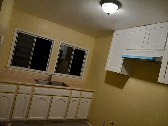 5th image of 11681 Atlantic Ave Unit D