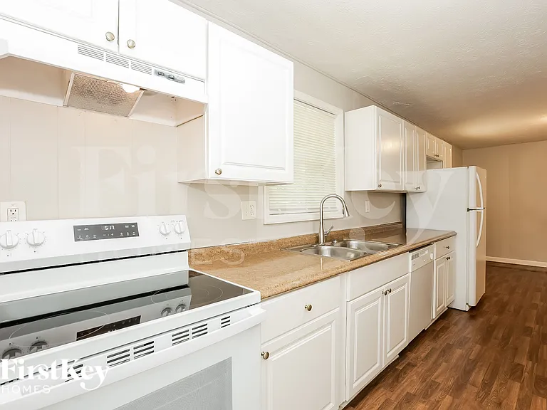 4971 Oakdale Dr — Photo 8