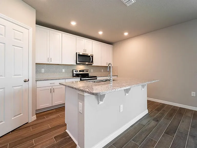 5252 Sanders Oak Trl — Photo 9