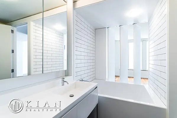 Rented by Kian Realty | media 21