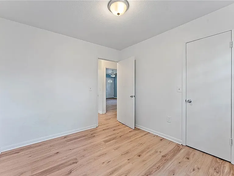 1108 SE E St — Photo 7