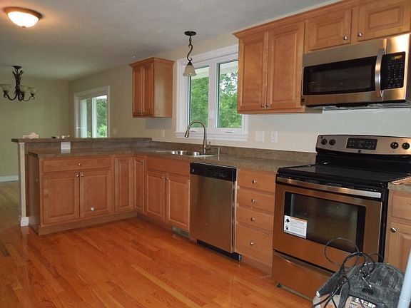 3rd image of 3 Brentwood Ln
