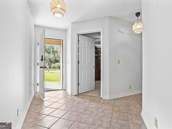 3rd image of 119 Bamboo Dr