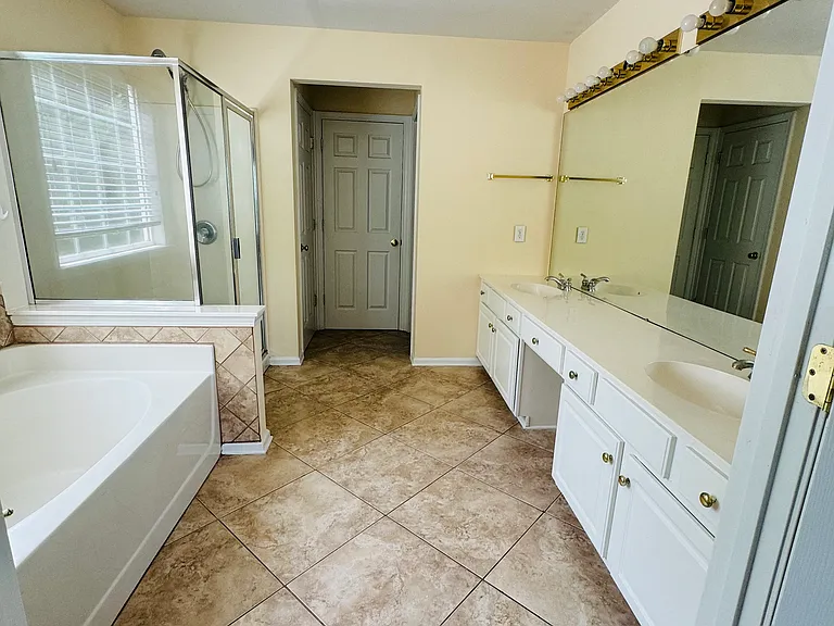 Master Bathroom Upstairs