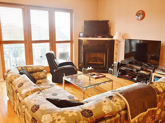 5th image of 1708 W North Ave Unit D4