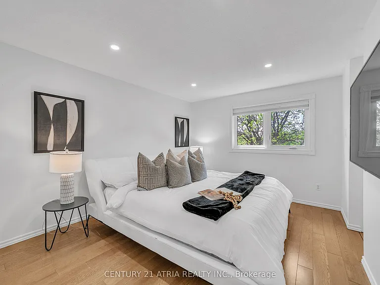 10 Park Lane Cir — Photo 38