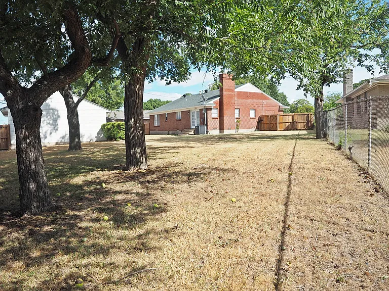 1135 Holly Glen Cir — Photo 25