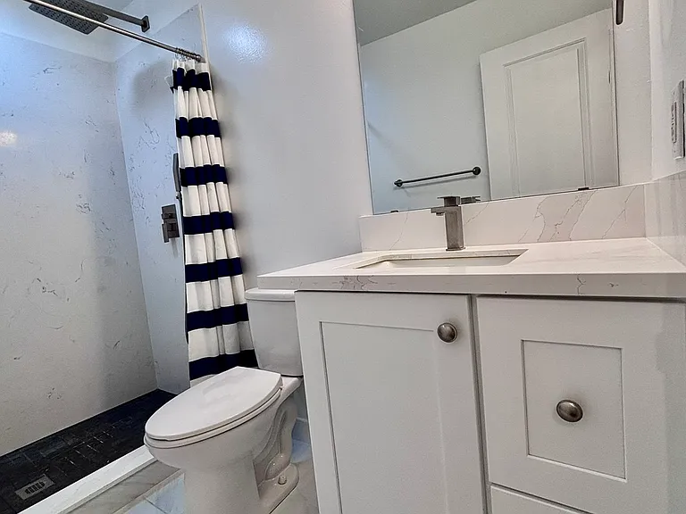 5009 Lyng Dr — Photo 11