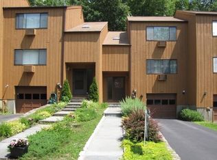 22 Lark Ln, Croton On Hudson, NY 10520