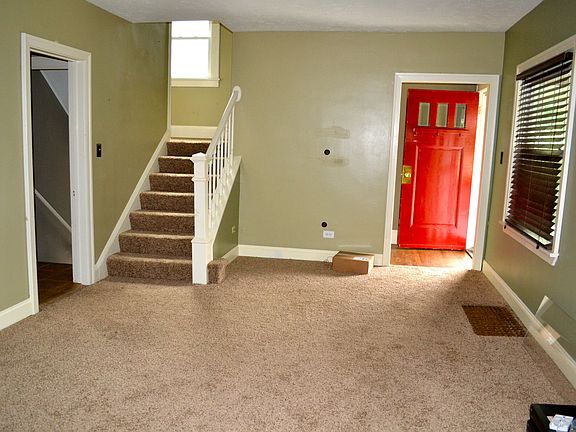 family rm, front door & prch