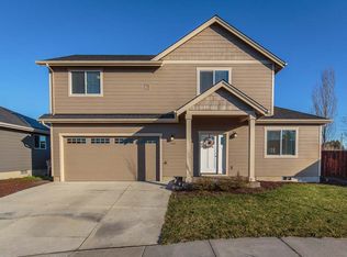 1944 SE Blackberry Ave, Dallas, OR 97338