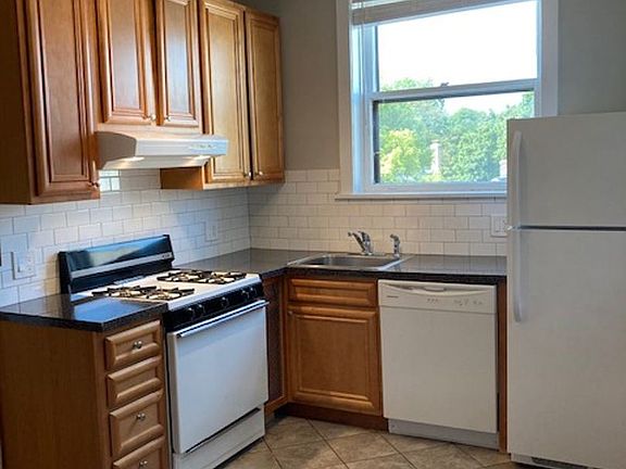 2nd image of 1620 W Granville Ave APT 3N