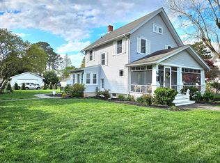 20 Ames St, Onancock, VA 23417