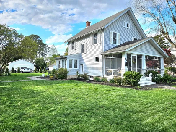 20 Ames St, Onancock, VA 23417