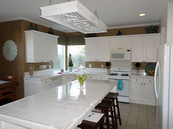5th image of 533 Valley View Dr