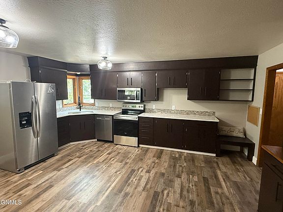 5th image of 2421 Winchester Dr