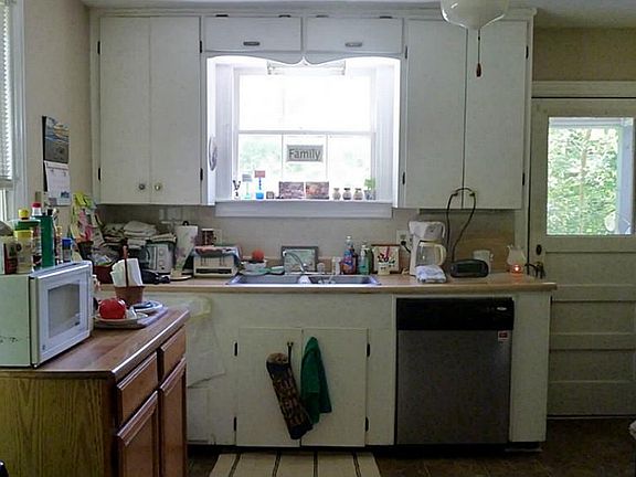5th image of 211 Mayhaw Dr