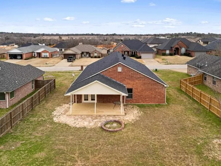 553 Princess Pl — Photo 11
