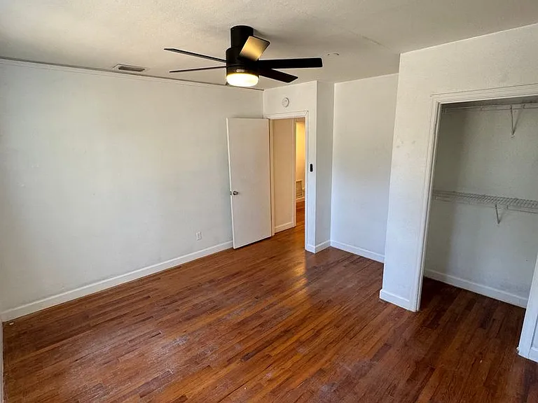 104 Edwards St — Photo 8
