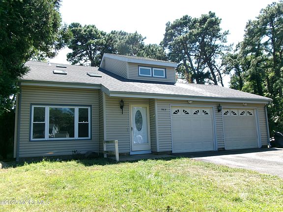 2nd image of 965 Seabury Ct