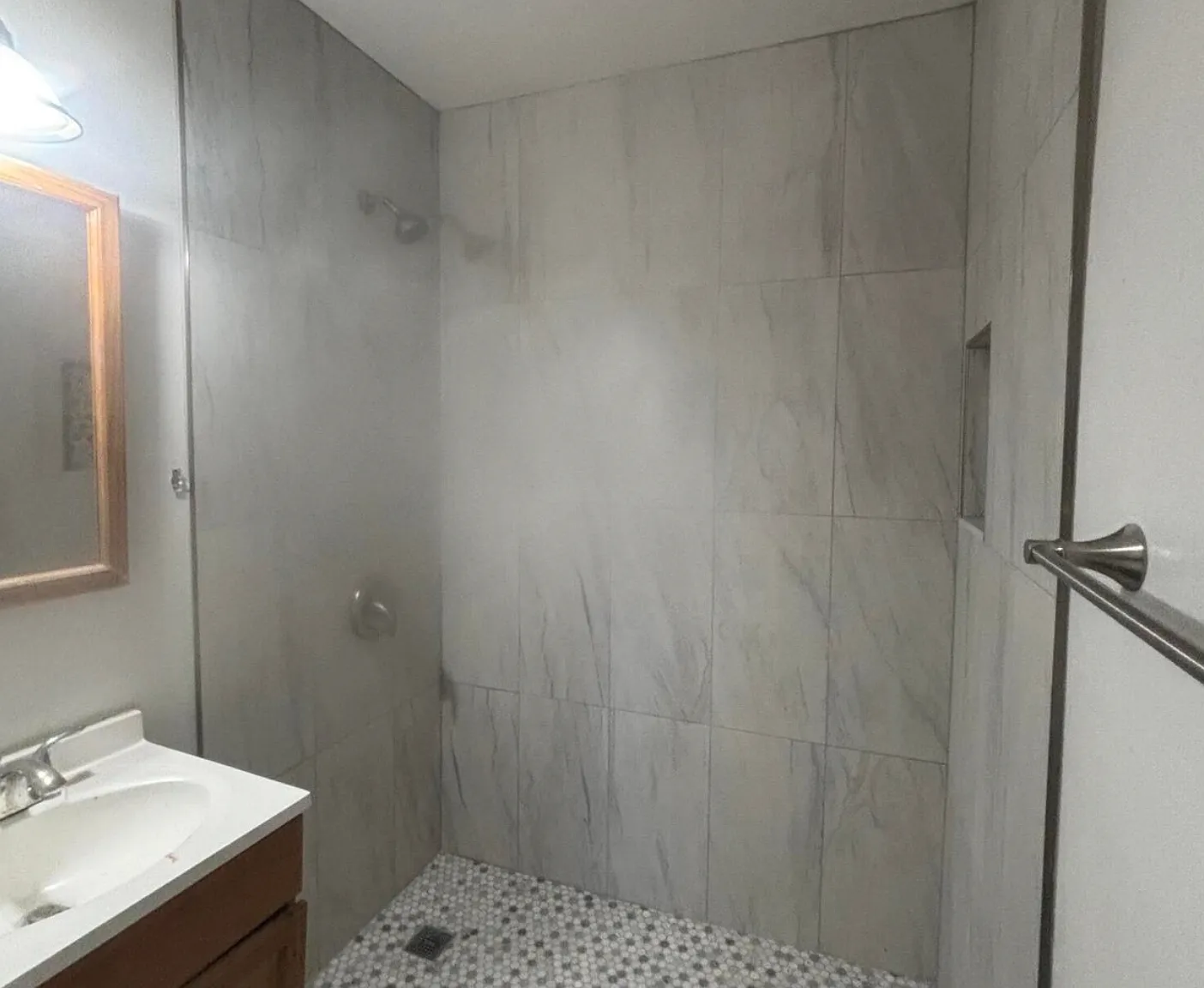 3 bed, 1300 sqft, $2,300 — Photo 2