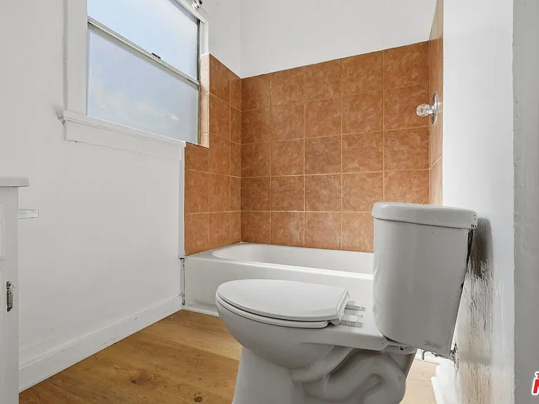 1021 N Mariposa Ave #4 — Photo 15