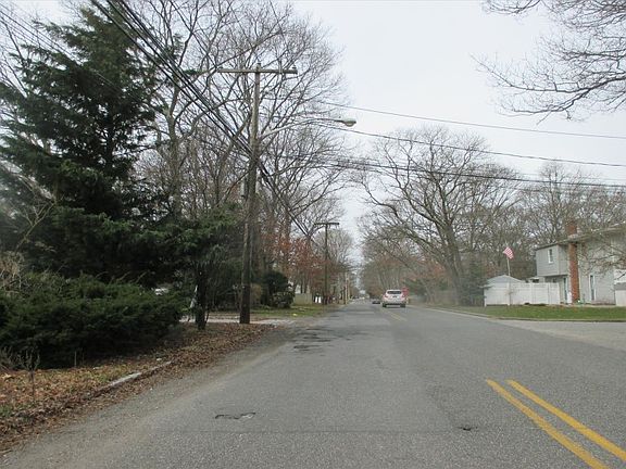 4th image of 242 Jamaica Ave
