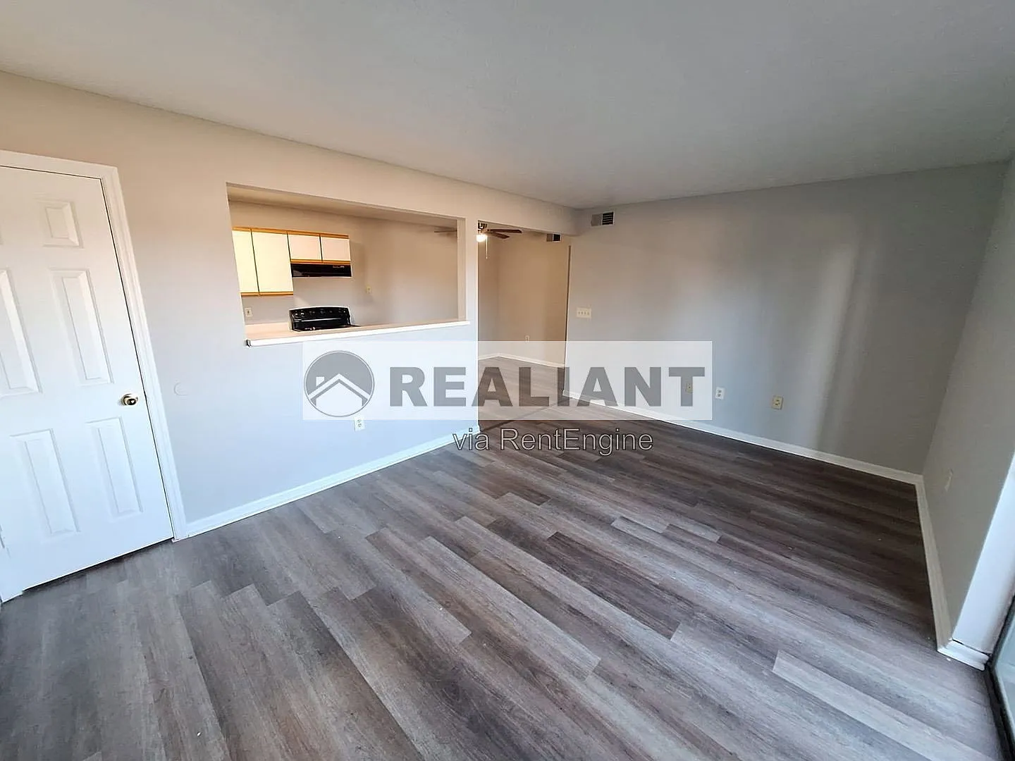2 bed, 1.0 bath, 864 sqft, $1,095 — Photo 3