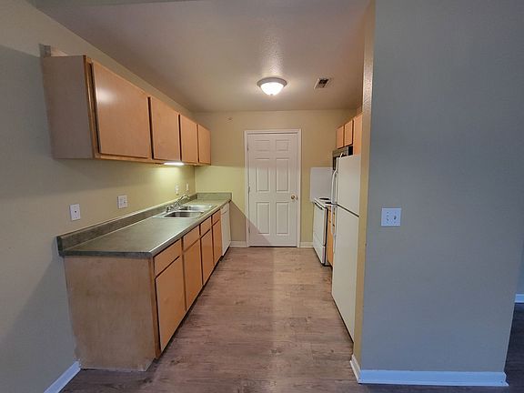 2nd image of 408 Fairway Mdws #39a492a74