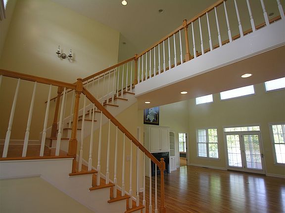 2nd image of 14 Castle Dr