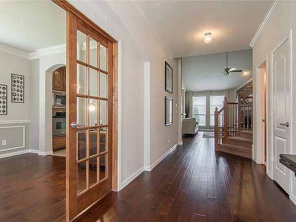 3rd image of 1404 Clearwater Dr